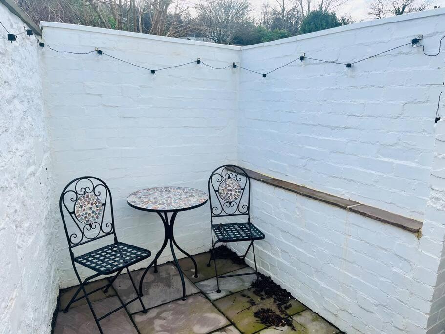 Charming Brecon Beacons With Parking Holiday home Gilwern